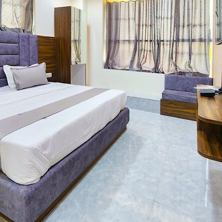 Hotel Nova Blue Ahmedabad Eksteriør billede