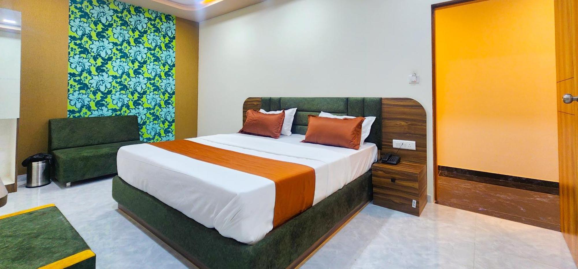 Hotel Nova Blue Ahmedabad Eksteriør billede