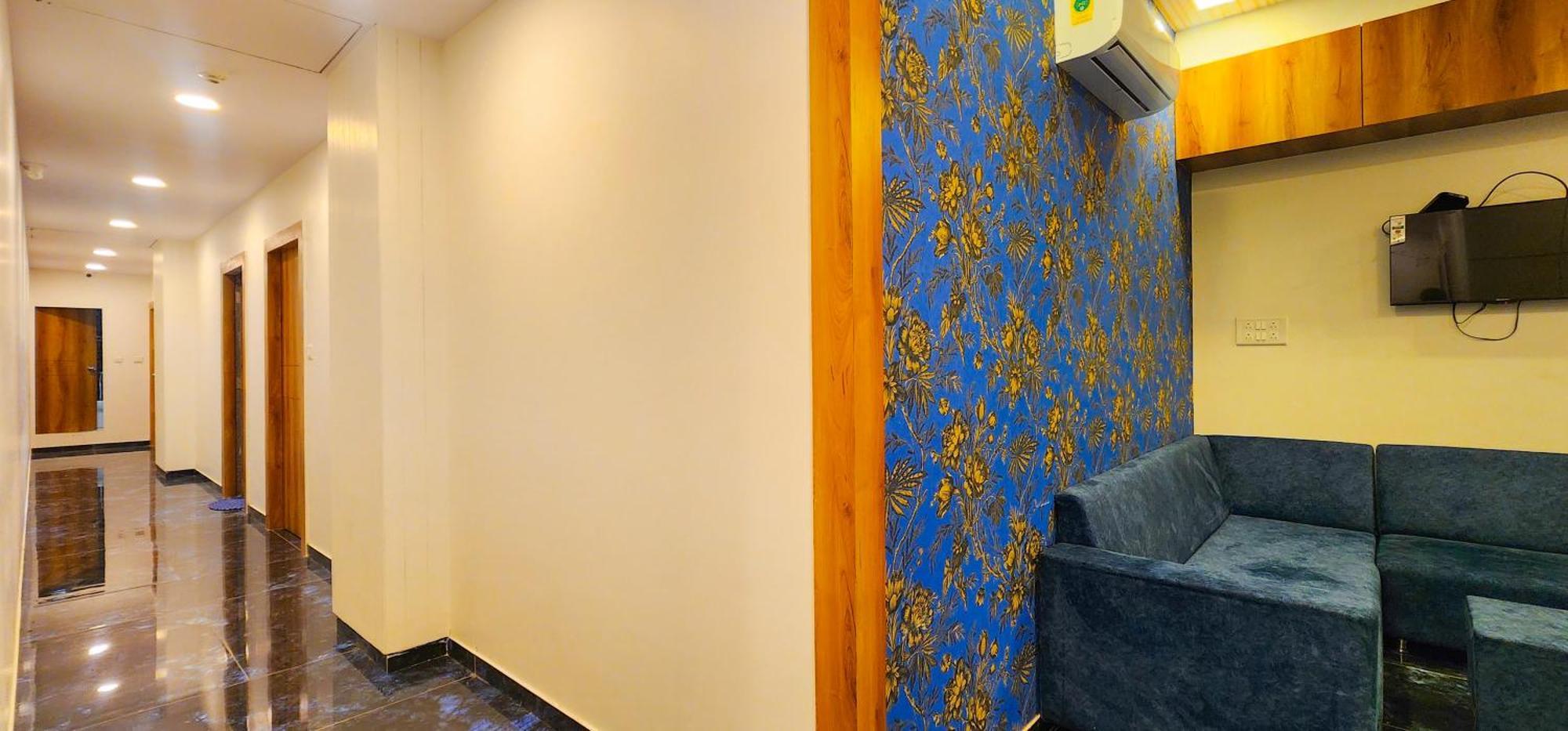 Hotel Nova Blue Ahmedabad Eksteriør billede