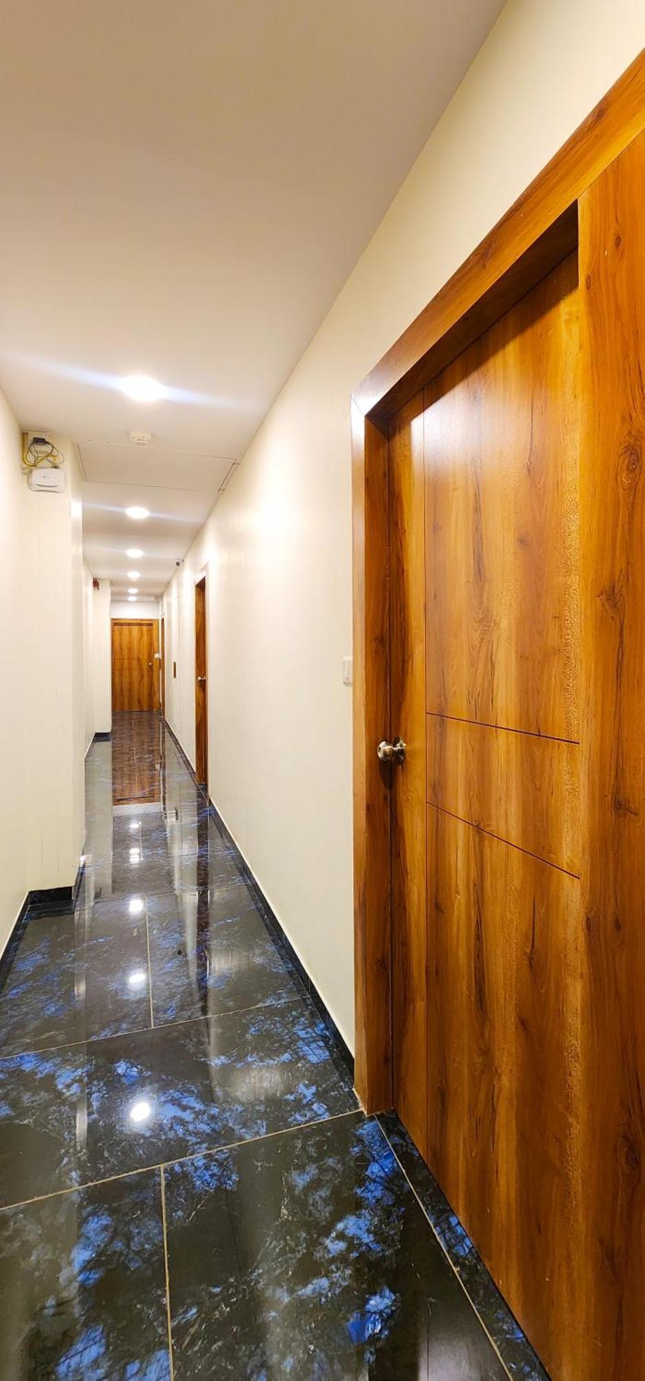 Hotel Nova Blue Ahmedabad Eksteriør billede