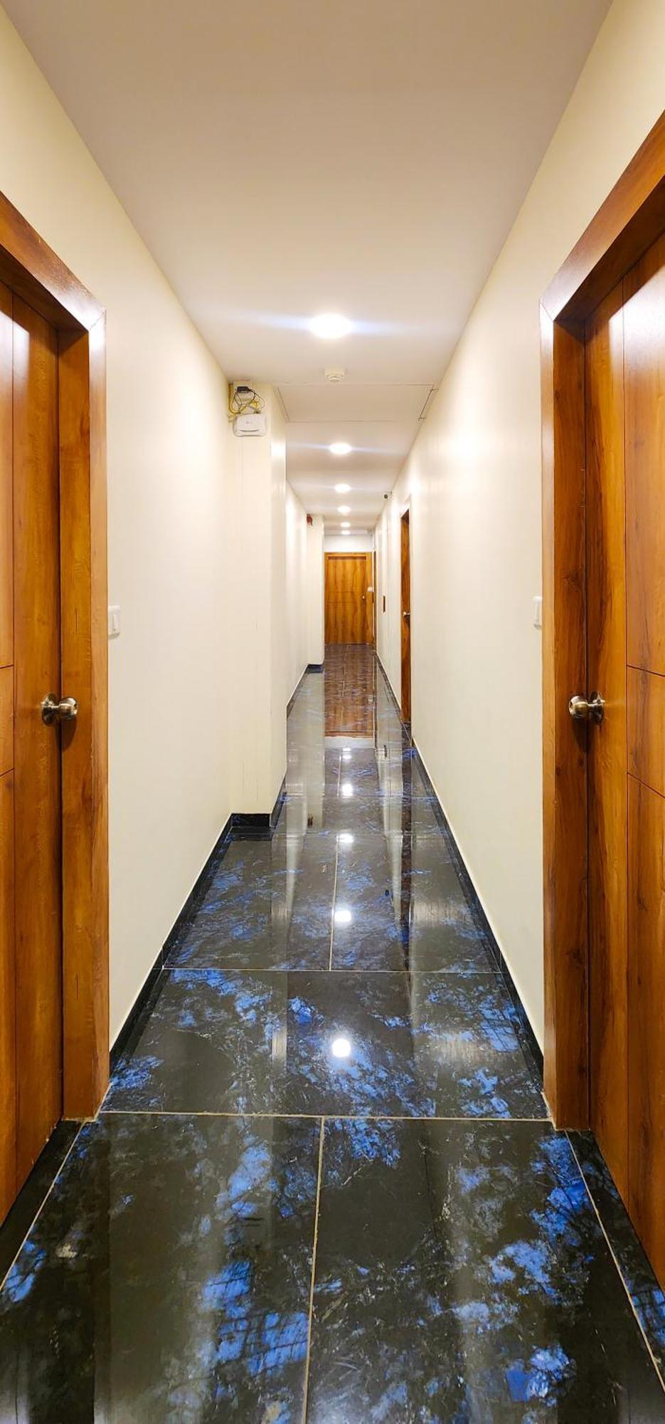 Hotel Nova Blue Ahmedabad Eksteriør billede